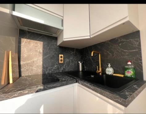 Bulle De Champagne : Petit Cocon En Plein Centre Apartment Epernay Exterior photo